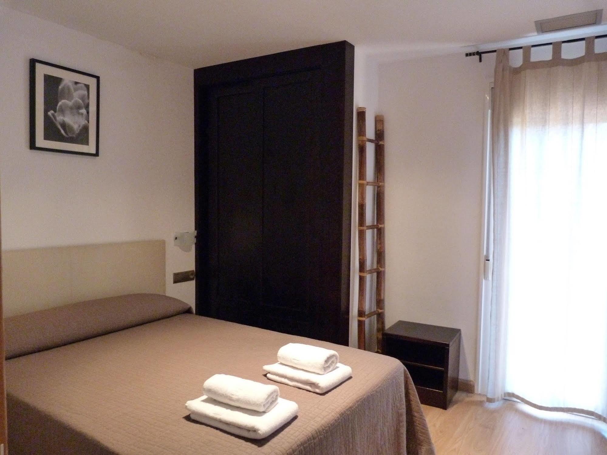 Apartamentos Puerta De Ordesa Laspuña Buitenkant foto
