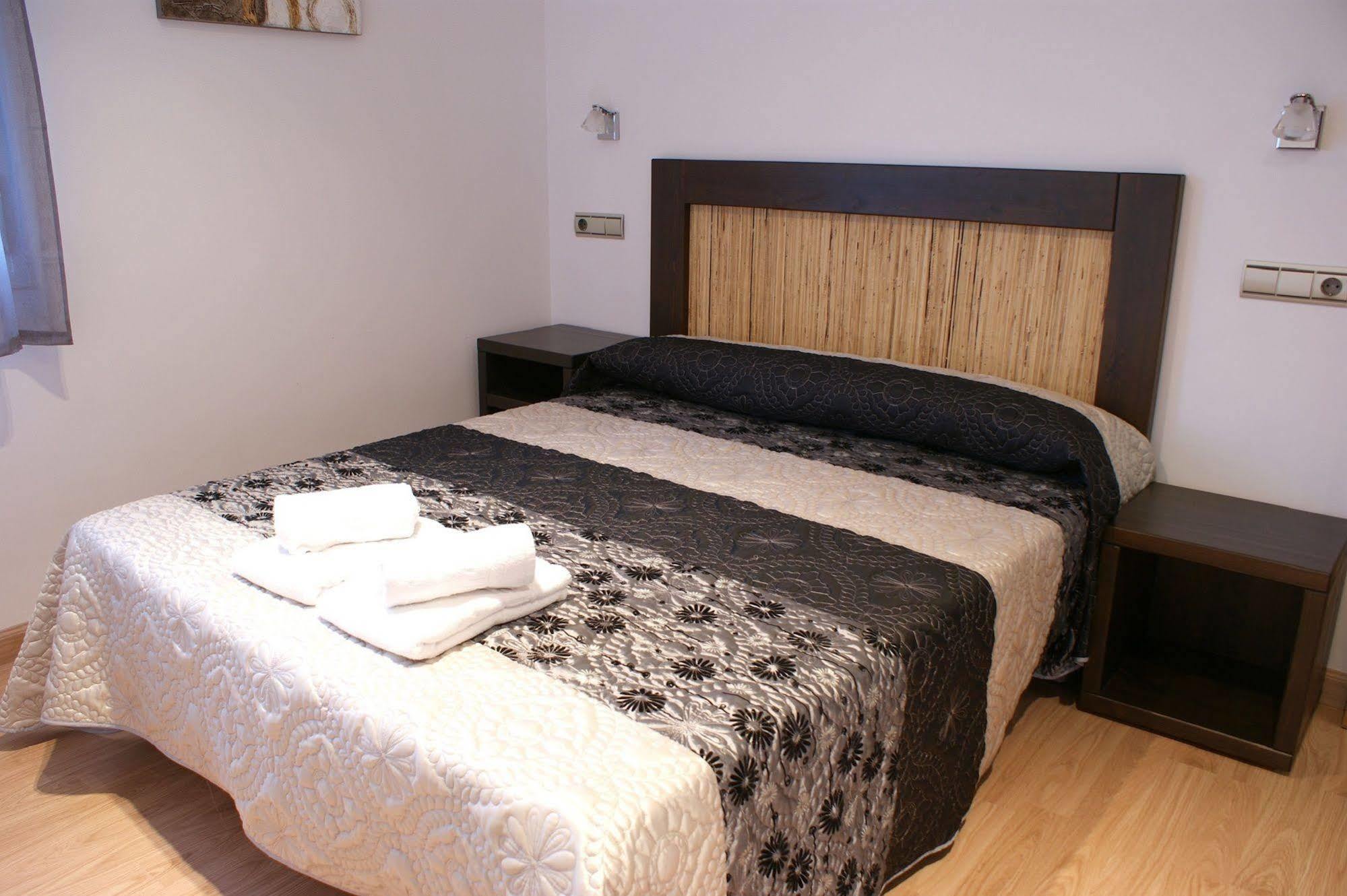Apartamentos Puerta De Ordesa Laspuña Buitenkant foto
